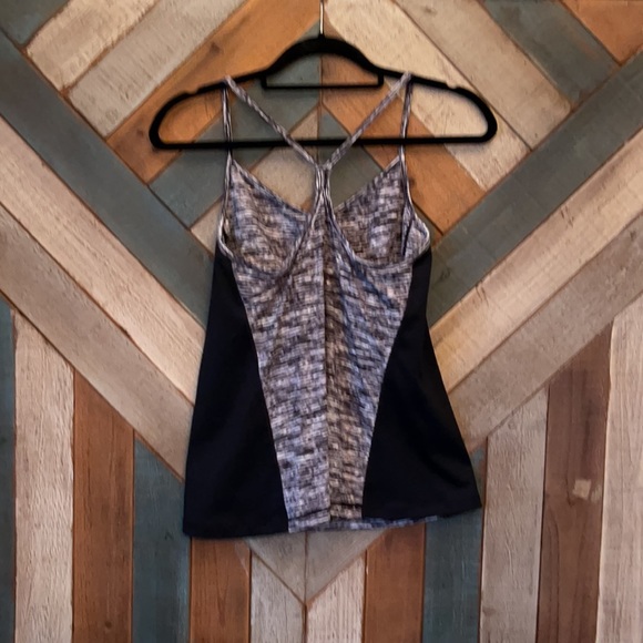 EUC CAbi black & white medium tank with shelf bra - Picture 2 of 3